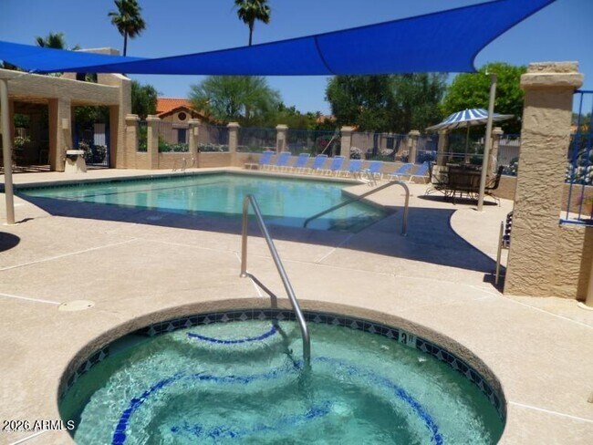 Building Photo - 10053 E San Bernardo Dr