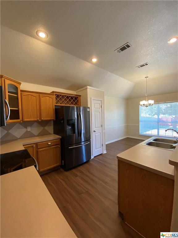 Building Photo - 1910 Stonehenge Dr