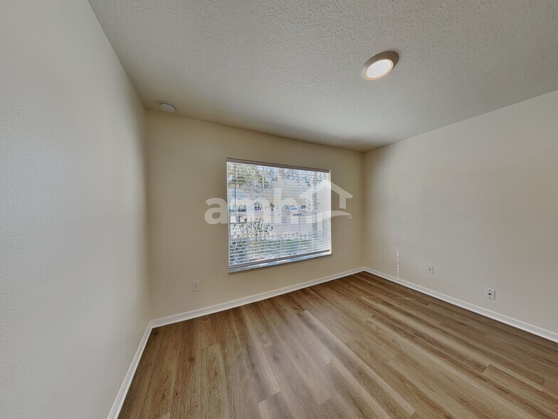 Building Photo - 15601 Sarcee Ct