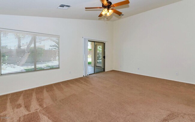 Building Photo - Gorgeous 4 Bed Single Level Norterra Home