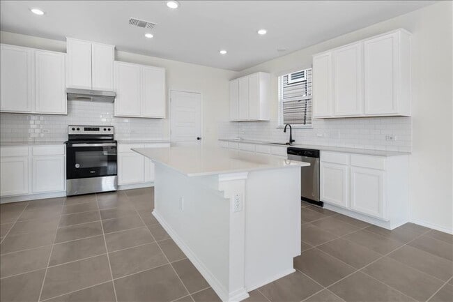 Building Photo - 18501 Spotted Eagle Ln