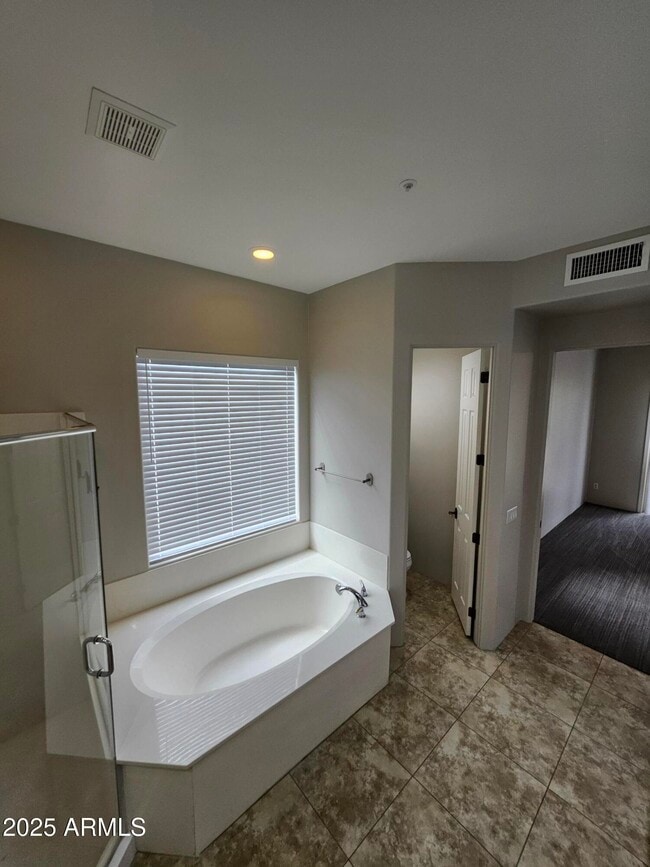 Building Photo - 11290 E Whitethorn Dr