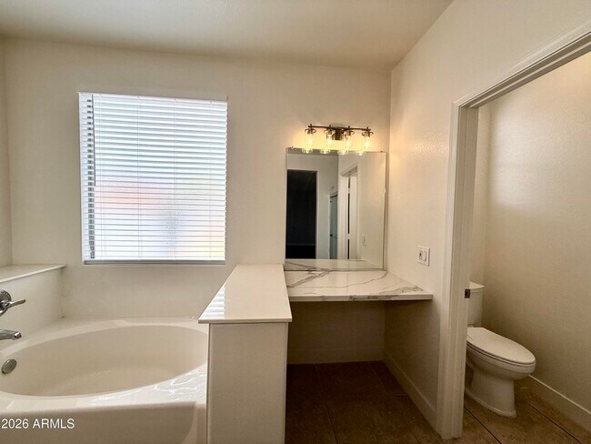 Building Photo - 6558 W Townley Ave