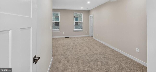 Building Photo - 2542 VERONA Pl