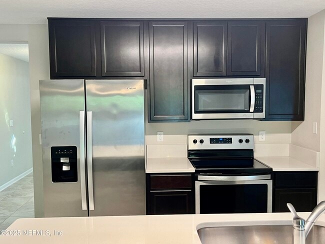 Building Photo - 12300 Cherry Bluff Dr