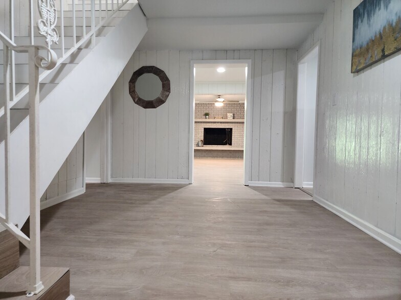 Building Photo - 17651 Graham St