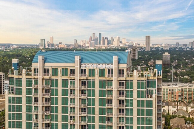 Building Photo - SkyHouse River Oaks Apartments