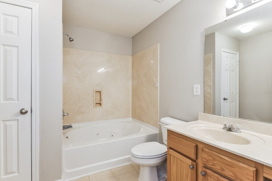 Building Photo - 144 Georgetowne Dr