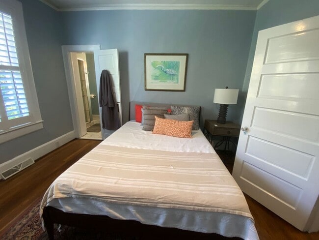 Building Photo - 2225 Blossom St