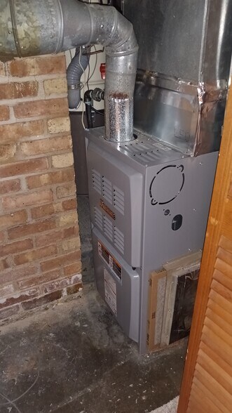 Building Photo - 1224 Dean St