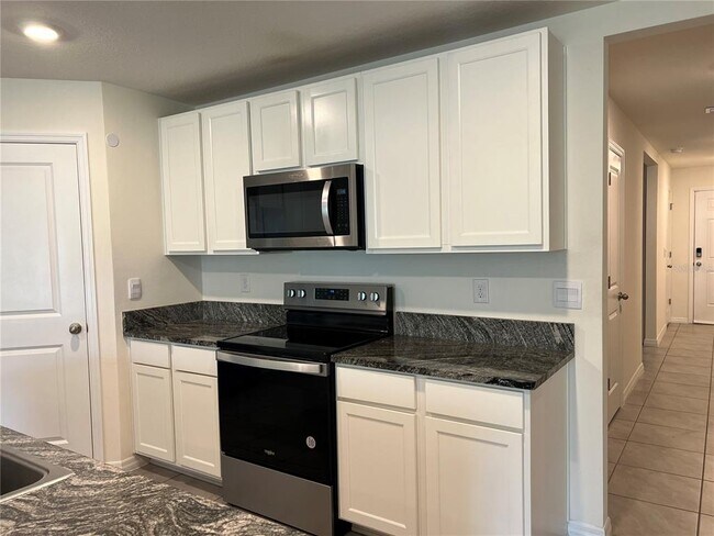 Building Photo - 5070 SW 88th St