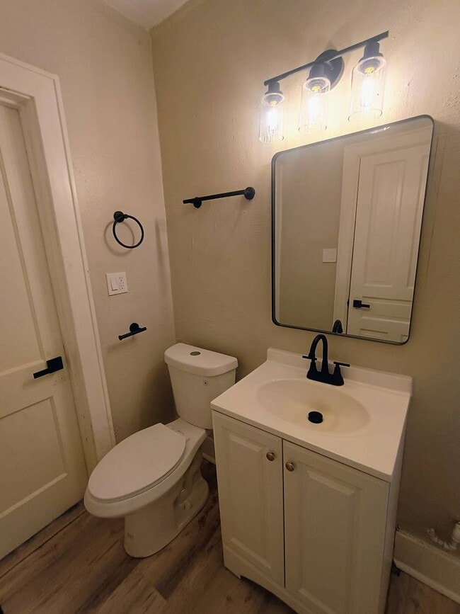 Building Photo - Charming 4-Bedroom Home in Harambee