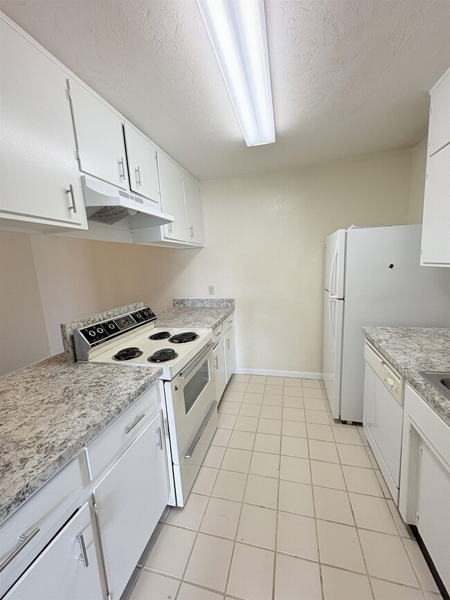 Building Photo - 3687 Donovan Dr