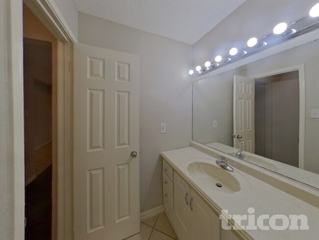 Building Photo - 6056 Birchhill Rd