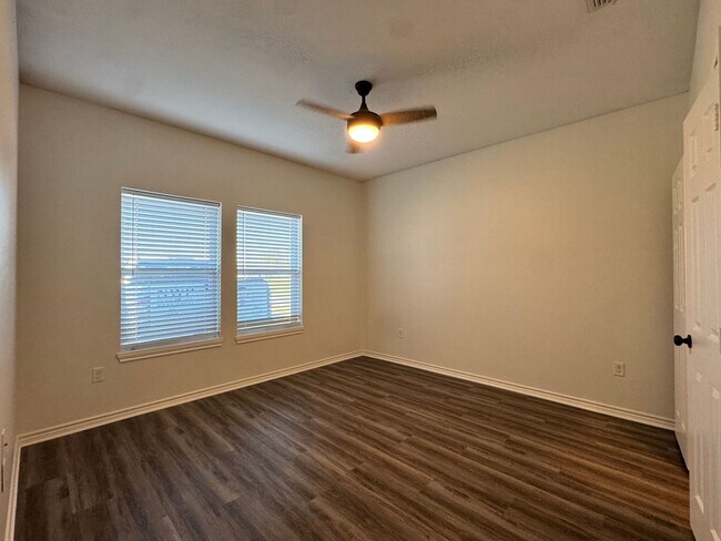 Building Photo - 13209 County Rd 499