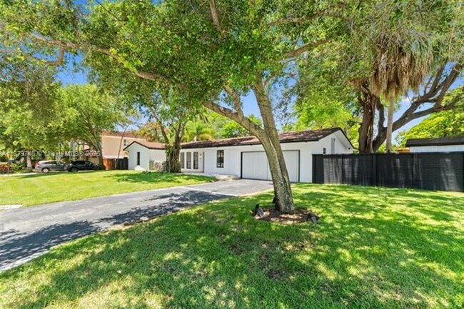 Building Photo - 15202 SW 80th Ave