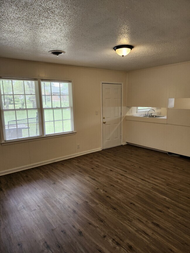 Building Photo - 1381 Biscayne Dr