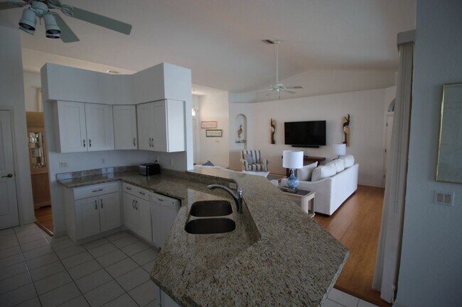 Building Photo - Short Term Rental ** Available 11/1/25 ** 3 Bed/2 Bath Pool Home ** Punta Gorda Isles** $7,500/mo