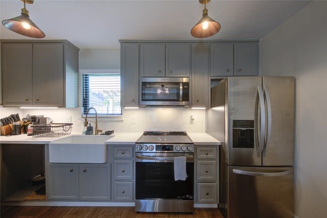 Building Photo - 3201 Westridge St