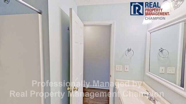Building Photo - Quiet Ogden Home on Cul-de-Sac