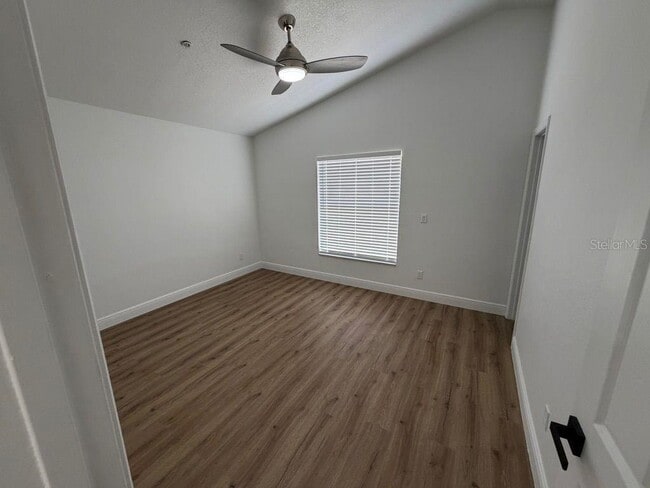 Building Photo - 9743 Hollyhill Dr