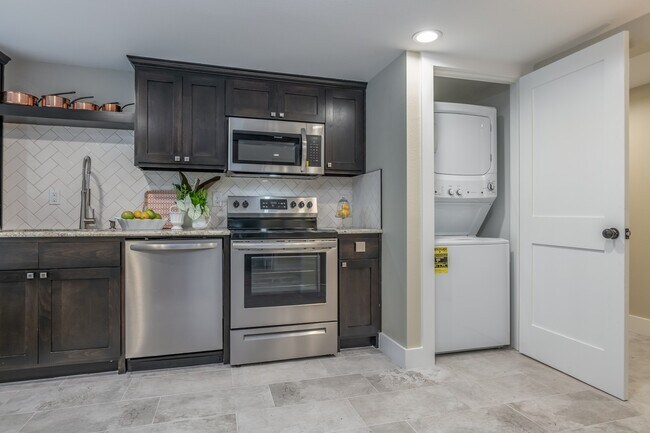 Interior Photo - Bois D'Arc @Downtown