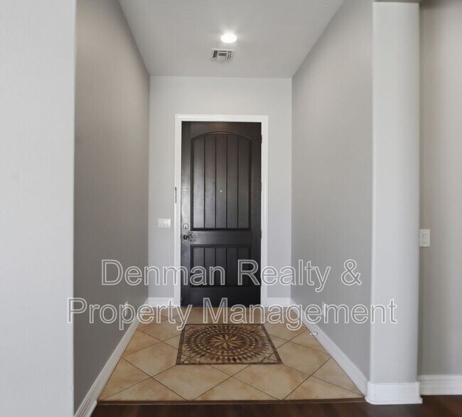 Building Photo - 3146 E Coconino Dr