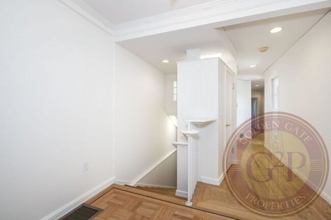Building Photo - Lone Mountain - 3 BR, 2 BA House 2,185 Sq....