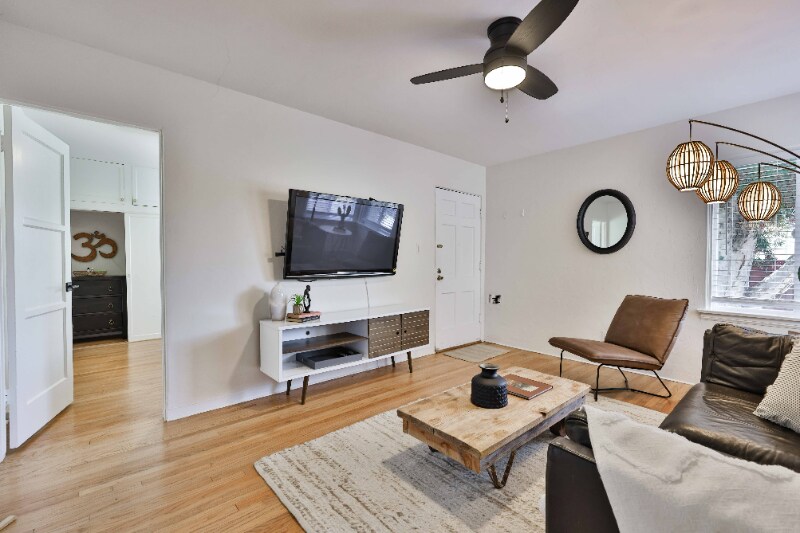 Building Photo - 4788 W Mountain View Dr