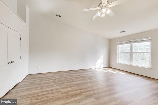 Building Photo - 22514 Airmont Woods Terrace