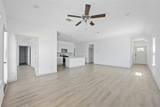 Building Photo - 212 Sweetwater Crk Ln