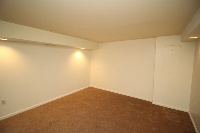 Building Photo - Beautiful 2bd/2ba Historic Butcher's Hill w/ CAC and W/D! --Available 7/15!