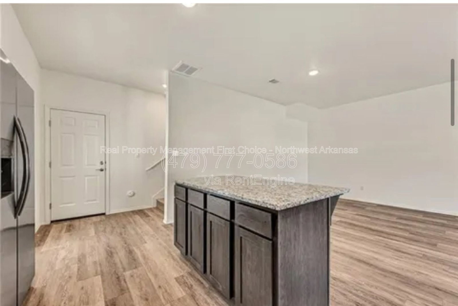 Building Photo - 820 S Benchmark Ln