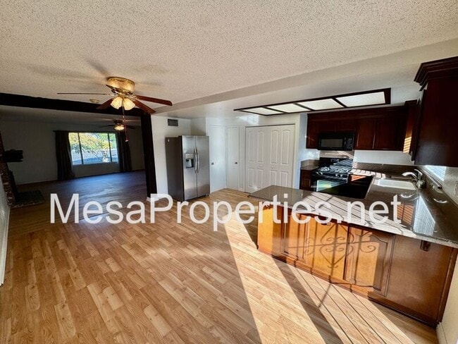 Building Photo - 21010 E Cypress St