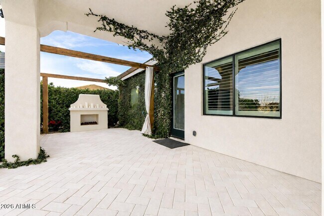 Building Photo - 5348 W Encanto Verde