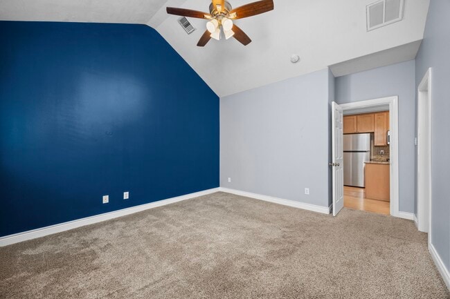 Building Photo - 3429 Clearview Cir