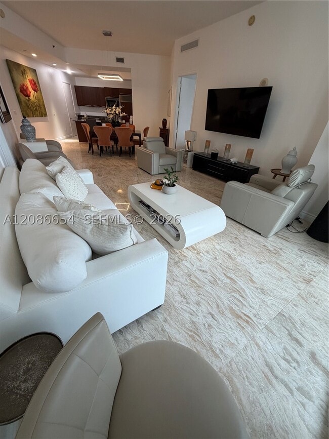 Building Photo - 15901 Collins Ave