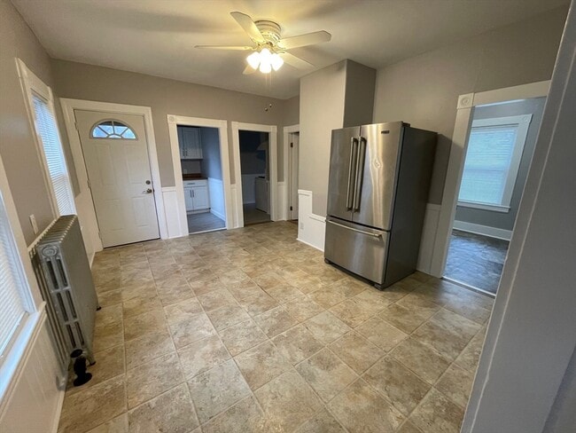 Building Photo - 46 Lane St