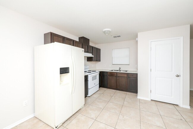 Building Photo - 2601 Lomas Del Sur Boulevard