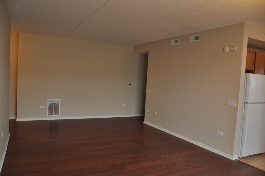 Building Photo - 656 Pearson St