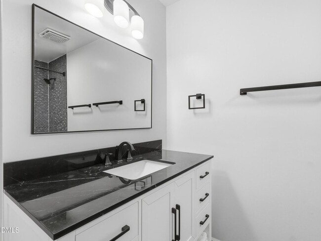 Building Photo - Updated Cary Townhome with Smart Features Near RTP & RDU
