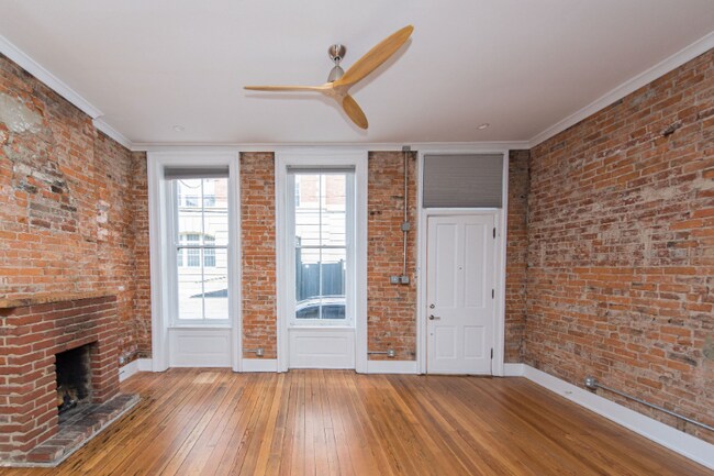 Building Photo - 309 E 13th St