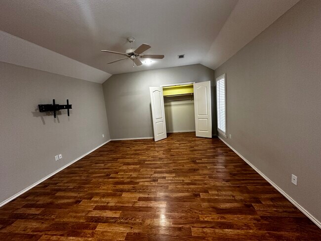 Building Photo - 3105 Southridge Ct