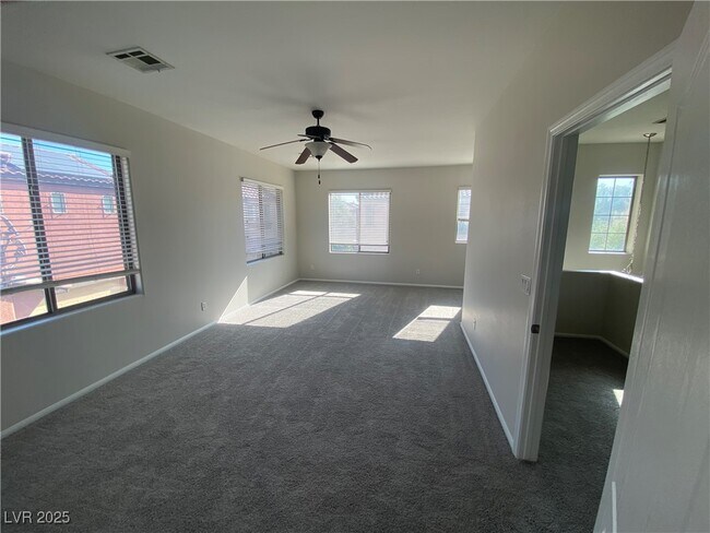 Building Photo - 680 Sumatra Pl