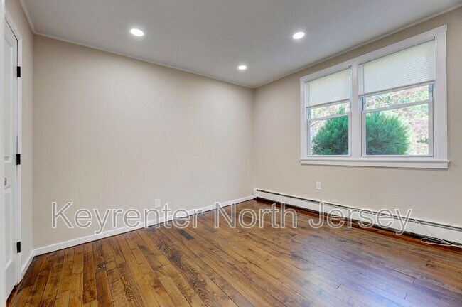 Building Photo - 14 Degraw Ave
