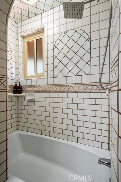 Building Photo - 9150 10th Ave