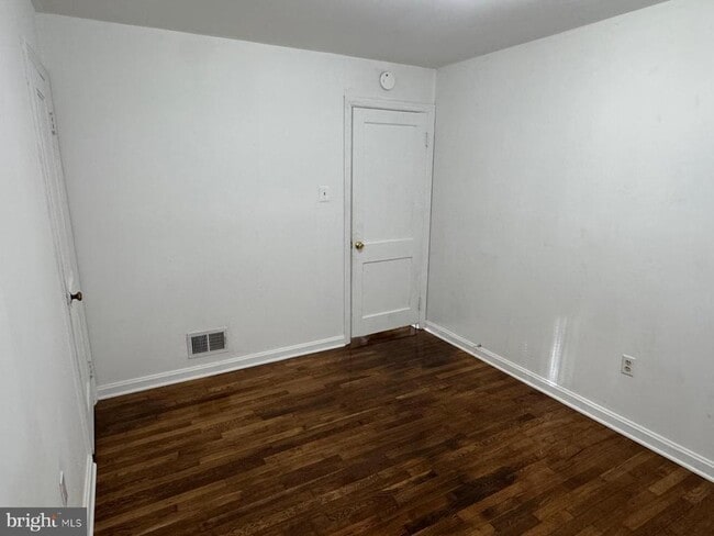 Building Photo - 6121 Quebec Pl