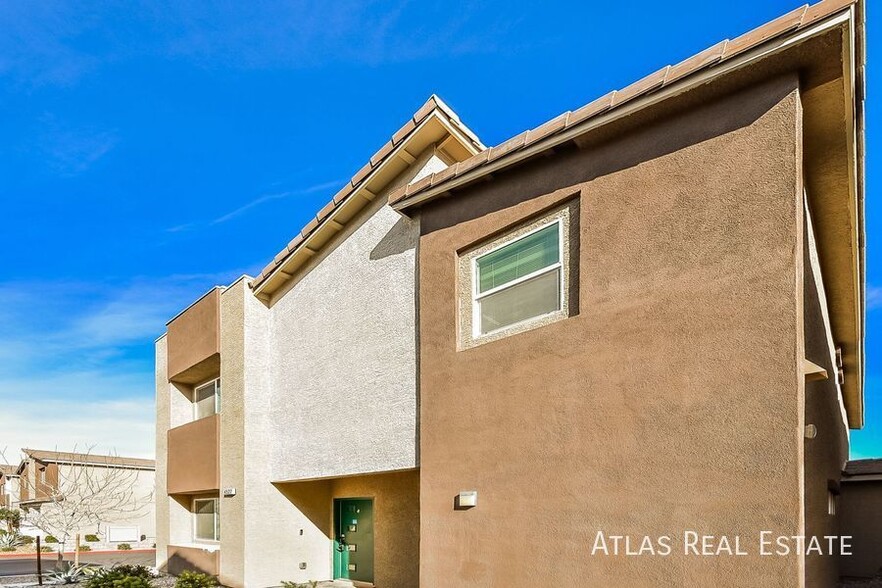 Building Photo - 4527 Sapphire Moon Ave