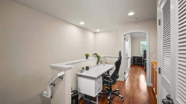 Building Photo - 2862 Pearblossom Dr