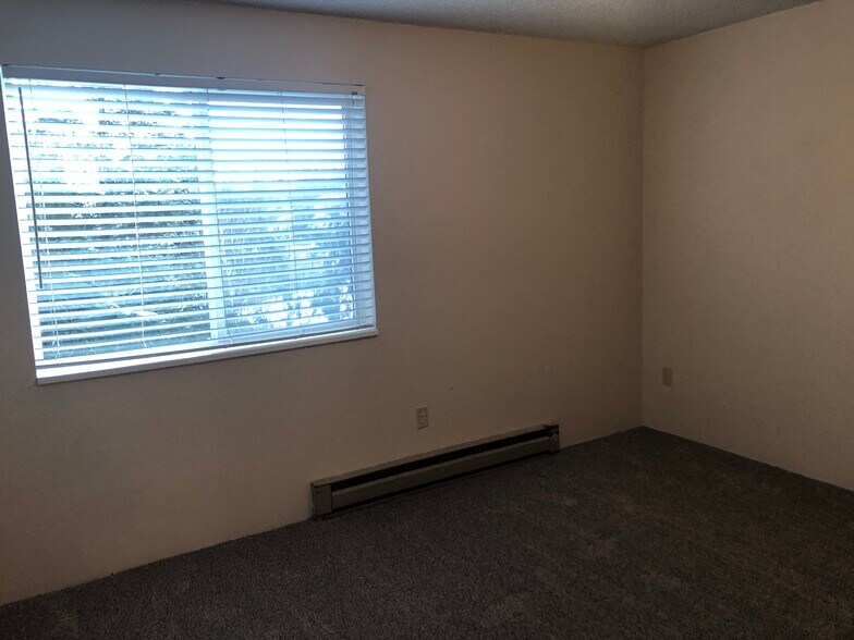 Building Photo - 500 NE Maiden Ln